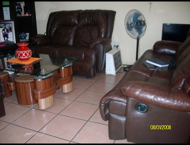 2 BEDROOM FREEHOLD FOR SALE IN MPOPHOMENI